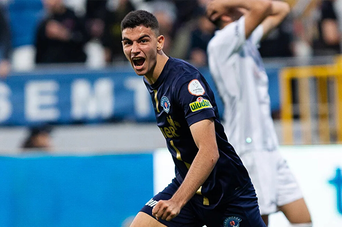 Kasımpaşa altyapısından yetişen Yasin Özcan, toplamda 100 maça çıkarken 6 gol ve 4 asist kaydetti.<br>