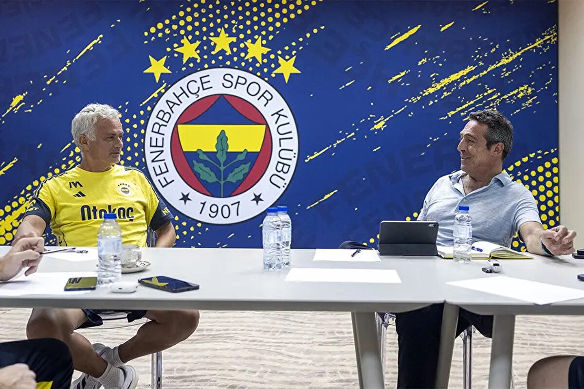 Fenerbahçe, Kerem Aktürkoğlu transferinde geri sayıma geçti. Oyuncuyla her konuda anlaşan sarı-lacivertliler, dün gece geç saatlerde Portekiz'e uçmuştu.