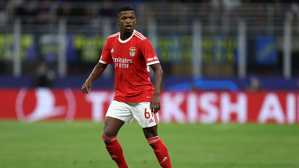 Peki Luis'in istatistikleri nasıl?<br><br>Florentino Luis, geride kalan sezonda Benfica'da 45 müsabakada şans buldu. Portekizli oyuncu bu mücadelelerde 2 gol ve 1 asist üretti.<br>