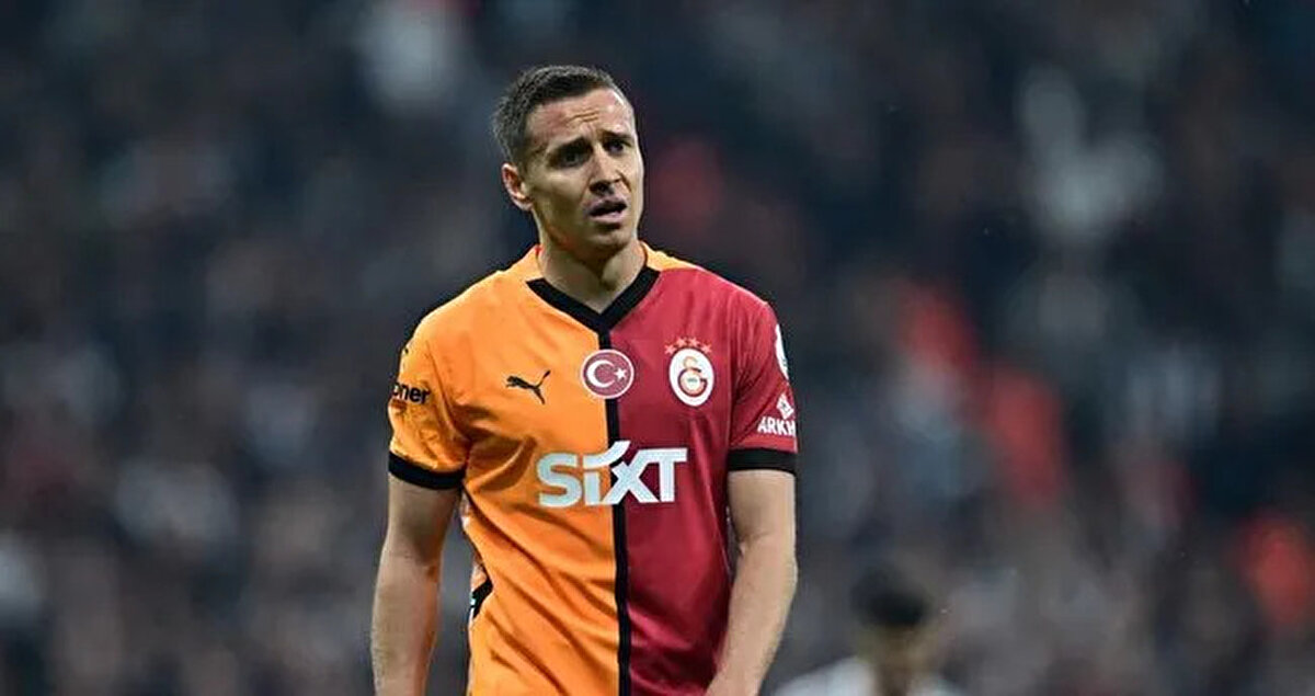 Dün akşam saatlerinde Galatasaray'dan ayrıldığı açıklanan Frankowski'nin ardından Galatasaray'da bir ayrılık daha çok yakın.