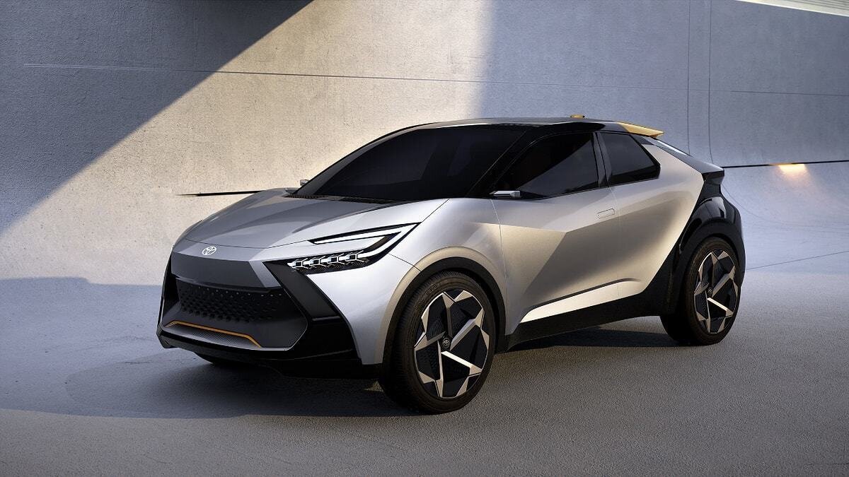 Yeni Toyota C-HR Hybrid Fiyat Listesi Ağustos  2025  <br>1.8 Hybrid Flame e-CVT 2.046.500 TL<br> 1.8 Hybrid Passion e-CVT 2.270.000 TL  1.8 Hybrid Passion X-Sport e-CVT 2.430.000 TL  1.8 Hybrid Passion X-Style e-CVT 2.559.000 TL  (Tavsiye Edilen Hybrid'e Özel ÖTV Oranı ile Fiyatlar)<br>