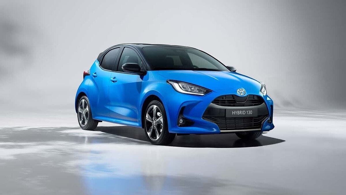 Toyota Yaris Hybrid Fiyat Listesi Ağustos 2025  <br><br>1.5 Hybrid Flame e-CVT 1.648.000 TL  1.5 Hybrid Passion X-Pack e-CVT 1.925.000 TL  (Tavsiye Edilen Ağustos Ayına Özel Sınırlı Sayıda Kampanyalı Fiyatlar)<br>