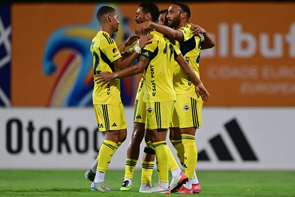 Sarı lacivertliler, Şampiyonlar Ligi'nde ilerleyebilmek için kadrosunu yıldız oyuncularla güçlendirdi.<br>