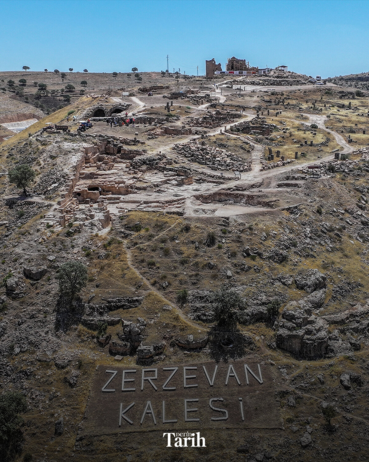 UNESCO Dünya Miras Geçici Listesi'ne 2020 yılında dahil edilen, kentin önemli turizm değerlerinden olan kalede bir yandan arkeolojik kazılar sürerken diğer yandan yerli ve yabancı ziyaretçiler ağırlanıyor.