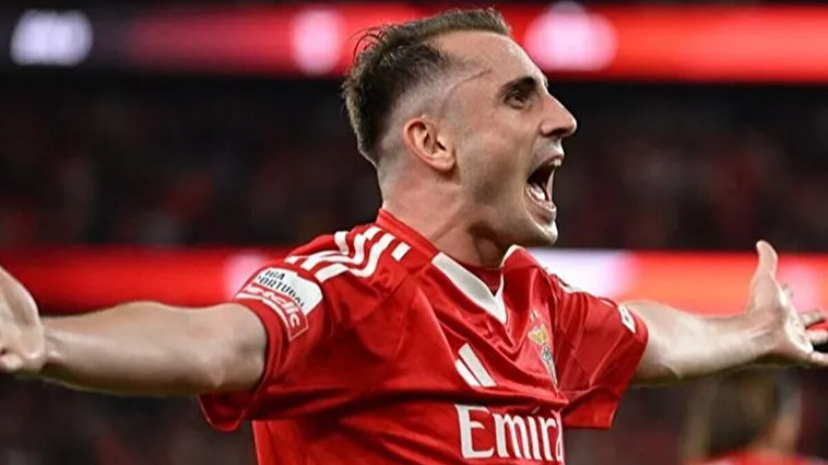 Fenerbahçe'nin uçağı hala Portekiz'de<br><br>Fenerbahçe'nin kerem Aktürkoğlu için gönderdiği uçak Portekiz'den ayrılmadı. Milli yıldızı indirmek için giden Hakan Safi Kerem'i almadan gelmek istemiyor.