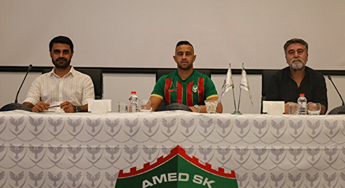 32 yaşındaki Saba, İsrail Milli Takımı'nın formasını 13 kez giydi. Saba, bu maçlarda 3 gol attı. Amedspor, Saba'nın transferi için Maccabi Haifa'ya 700 bin Euro bonservis bedeli ödedi.<br>