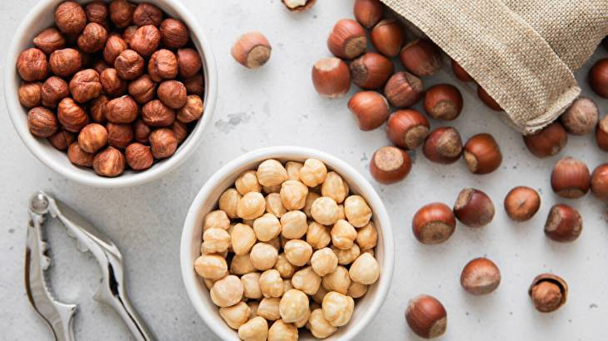 Fındık fiyatları 2025 belli oldu<br><br>T.C. Tarım ve Orman Bakanlığı Toprak Mahsulleri Ofisi 2025/26 dönemi kabuklu fındık alım fiyatları belirlendi. <br><br>Fındık fiyatları 2025 Giresun kalite için fındık fiyatları 200 TL/kg Levant kalite için 195 TL/ kg olarak belirlendi. 