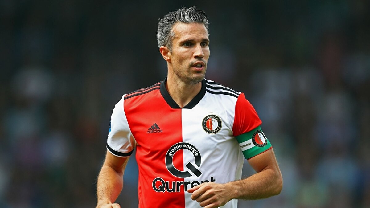 <br><br>FEYENOORD'UN HOCASI VAN PERSIE<br><br>Fenerbahçe'nin rakibi Feyenoord'un teknik direktörlüğünü, sarı-lacivertli takımda daha önce forma giyen Robin van Persie yapıyor.<br>