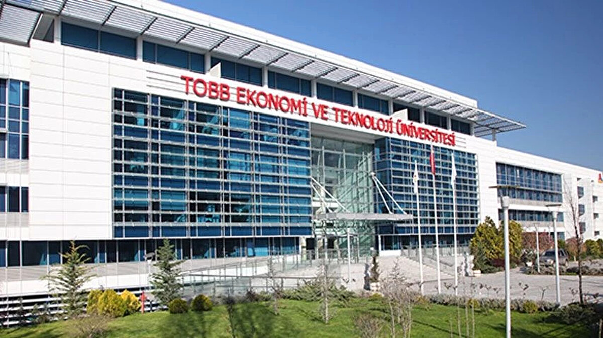 TOBB Üniversitesi<br>930 bin TL / yüzde 50 burslu 465 bin TL