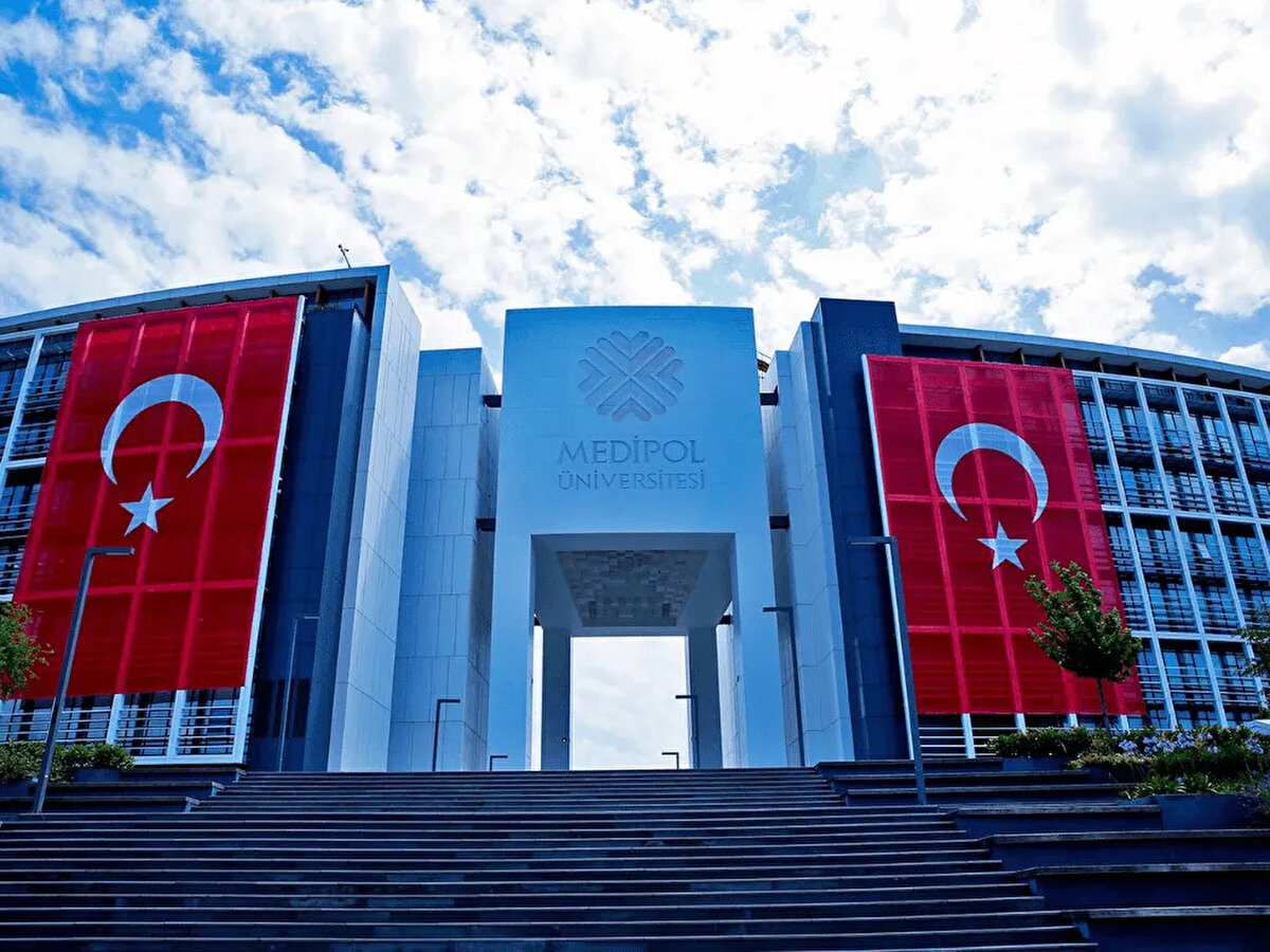 İstanbul Medipol Üniversitesi<br>Yüzde 50 burslu 880.000 TL / tercih indirimli 660.000 TL