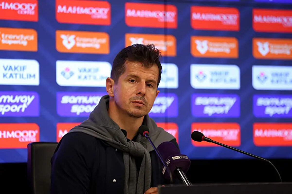 Antalyaspor Teknik Direktörü Emre Belözoğlu, Fenerbahçe'nin ilgilendiği Kerem Aktürkoğlu'nun olası transferiyle ilgili milli futbolcuya tavsiyelerde bulundu.<br>