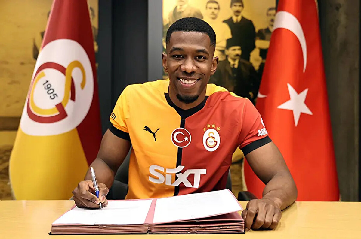 Beşiktaş'tan Gedson Fernandes'i kadrosuna katan Spartak Moskova'nın Cuesta için de harekete geçtiği ve futbolcuyu kiralamaya yakın olduğu belirtildi.<br>