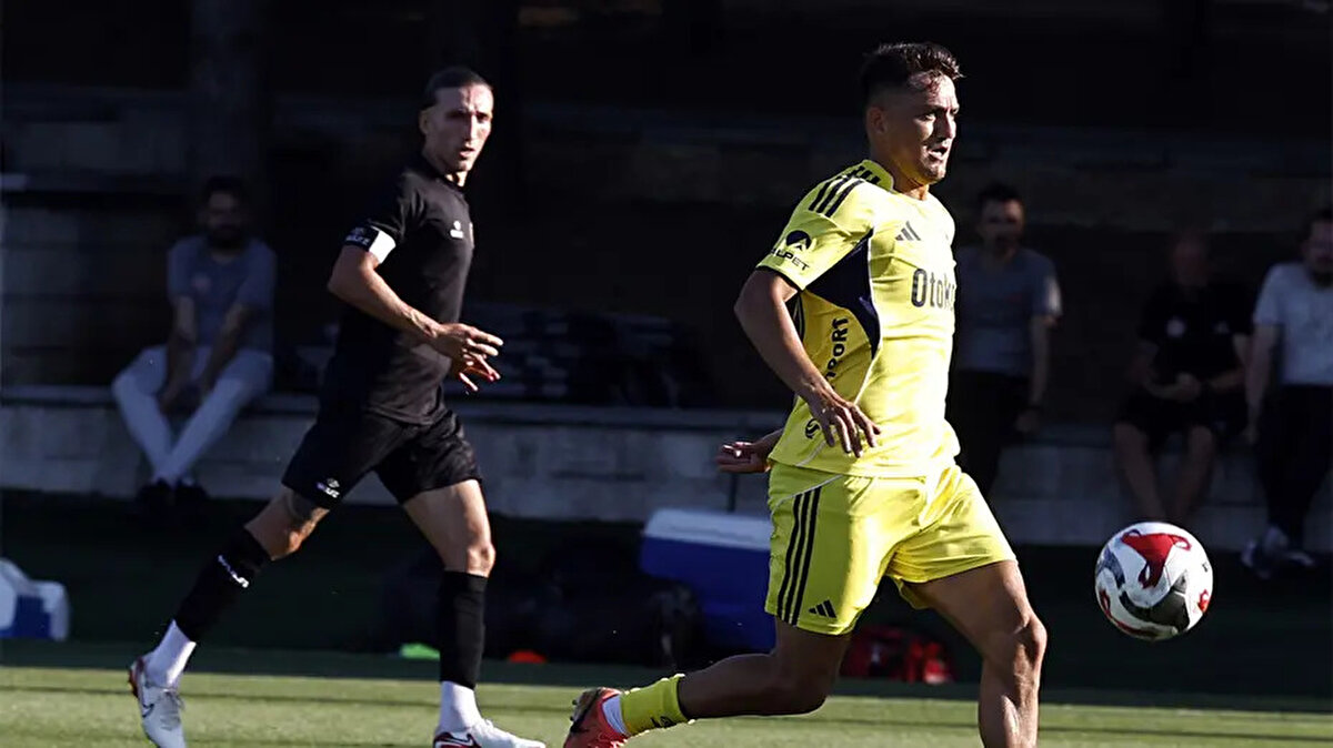 Portekiz kampının dikkat çeken isimlerinden olan Cengiz Ünder, kanat rotasyonundaki sıkıntıya rağmen UEFA kadrosuna alınmamıştı.<br>