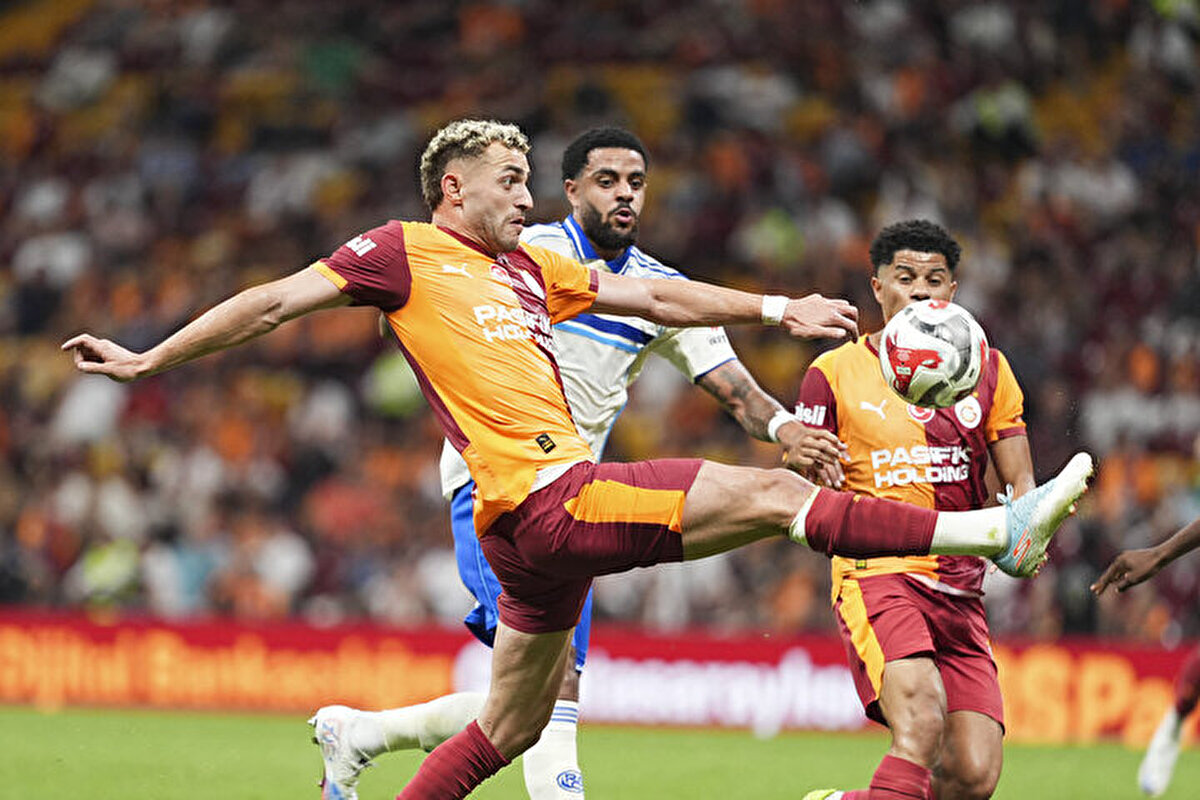 Gelecek hedeflerine de değinen Barış Alper Yılmaz, "Her zaman çalışmaya devam edip önümdeki idmana ve bir sonraki maça odaklanıyorum. Hedefim ise, her zamanki gibi kupalar kazanmak." dedi.<br>