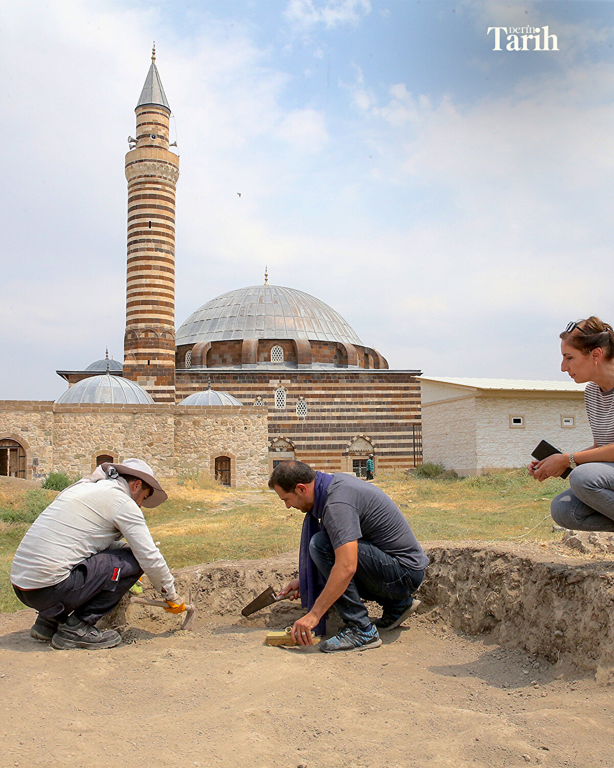 Kültür ve Turizm Bakanlığı izniyle Van Yüzüncü Yıl Üniversitesi (YYÜ) Sanat Tarihi Bölümü Öğretim Üyesi Prof. Dr. Gülsen Baş Terzioğlu'nun başkanlığında 2022'de başlatılan kazılarda, aralarında sanat tarihçi, tarihçi ve arkeologların bulunduğu 20 kişilik uzman ekip görev yapıyor.