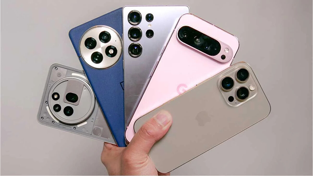 <br><br>AnTuTu’nun 1-31 Temmuz 2025 tarihleri arasında topladığı verilere göre listenin ilk sırasında Snapdragon 8 Extreme Edition işlemcili Red Magic 10S Pro+ modeli yer aldı. Listenin geriye kalanı da şöyle:<br>