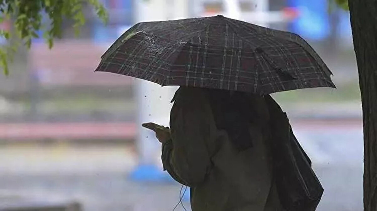 <br><br>İSTANBUL DAHİL 29 İLE SAĞANAK GELİYOR<br><br> <br><br>Yapılan tahminlere göre; yurdun kuzeydoğu ve iç kesimleri ile zamanla kuzeybatısının parçalı, yer yer çok bulutlu, İstanbul, Tekirdağ, Edirne, Kırklareli, Balıkesir, Çanakkale, Bursa, Sakarya, Kocaeli, Yalova, Manisa, Rize, Ordu, Giresun çevreleri, Hatay, Adana ve Artvin'in kıyı, Trabzon’un iç kesimleri, Kahramanmaraş ve Osmaniye'nin batısı ile Doğu Akdeniz'in Toroslar kesiminin yerel olmak üzere sağanak ve gök gürültülü sağanak yağışlı, diğer yerlerin az bulutlu ve açık geçeceği tahmin ediliyor.<br>