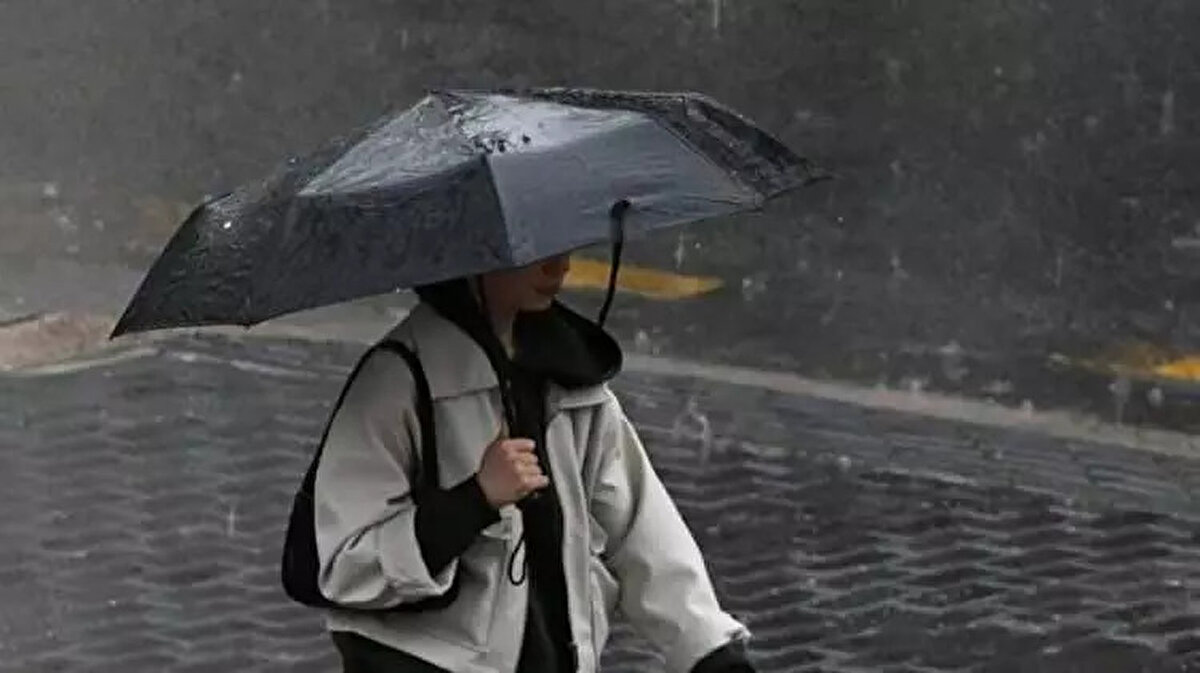 <br><br>AKDENİZ<br><br> <br><br>Parçalı ve az bulutlu, Toroslar Mevkii ve İskenderun Körfezi çevrelerinin yer yer çok bulutlu yerel sağanak ve gök gürültülü sağanak yağışlı geçeceği tahmin ediliyor.<br><br> <br><br>ADANA 26°C, 35°C<br><br> <br><br>Parçalı ve az bulutlu, kuzey kesimleri yer yer çok bulutlu yerel sağanak ve gök gürültülü sağanak yağışlı<br><br> <br><br>ANTALYA 26°C, 32°C<br><br> <br><br>Parçalı ve az bulutlu<br><br> <br><br>HATAY 25°C, 33°C<br><br> <br><br>Parçalı ve az bulutlu, kıyı kesimleri yer yer çok bulutlu yerel sağanak ve gök gürültülü sağanak yağışlı<br><br> <br><br>ISPARTA 22°C, 35°C<br><br> <br><br>Parçalı ve az bulutlu<br>