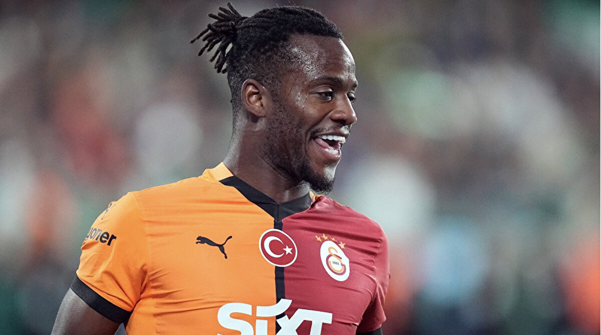 Fenerbahçe'de kariyer sezonlarından birini geçirmesinin ardından Galatasaray'a transfer olan ancak burada beklentileri karşılayamayan Michy Batshuayi, eski formunu Eintracht Frankfurt'ta bulamadı.<br>