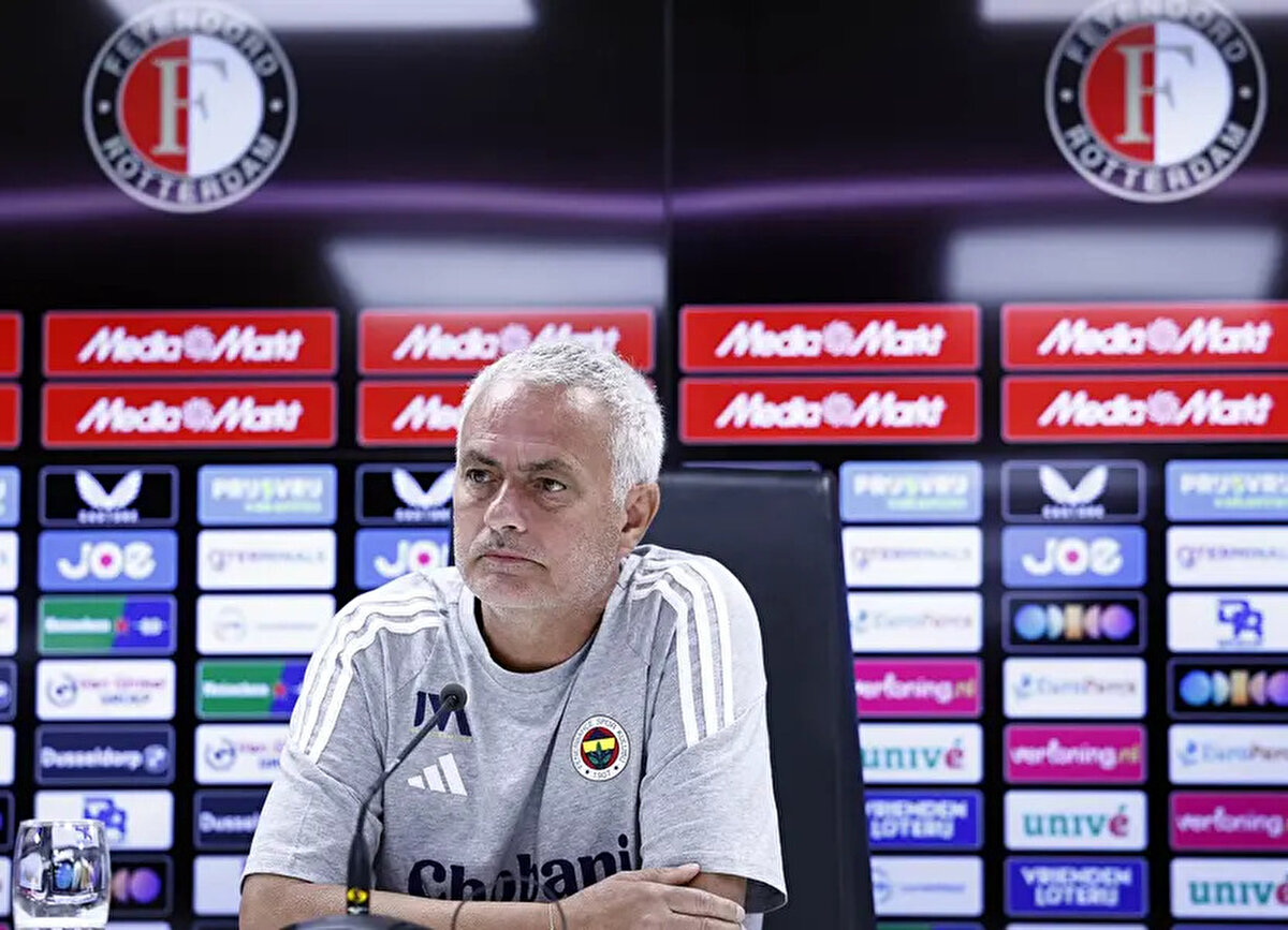 Transfer döneminde sadece Skriniar ile görüştüm. Başka bir oyuncuyla görüşmedim." <br>