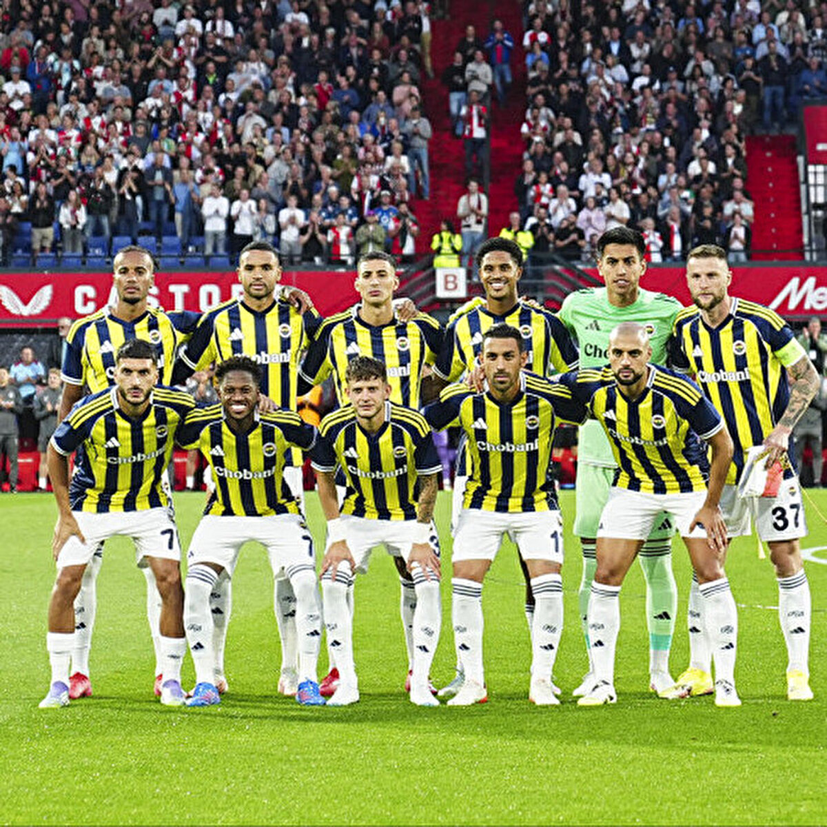 UEFA Şampiyonlar Ligi 3. eleme turu ilk maçında Hollanda'nın Feyenoord ekibine deplasmanda 2-1 kaybeden Fenerbahçe, turu İstanbul'a bıraktı.<br><br>