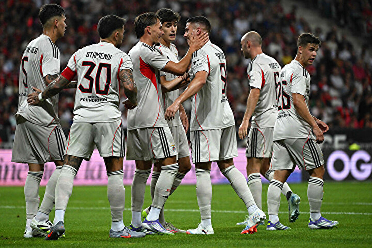 Öte yandan Kerem Aktürkoğlu'nun takımı Benfica, Şampiyonlar Ligi ön elemesinde Nice'i 2-0 mağlup etti ve ikinci maç öncesinde büyük avantaj sağladı.<br><br>