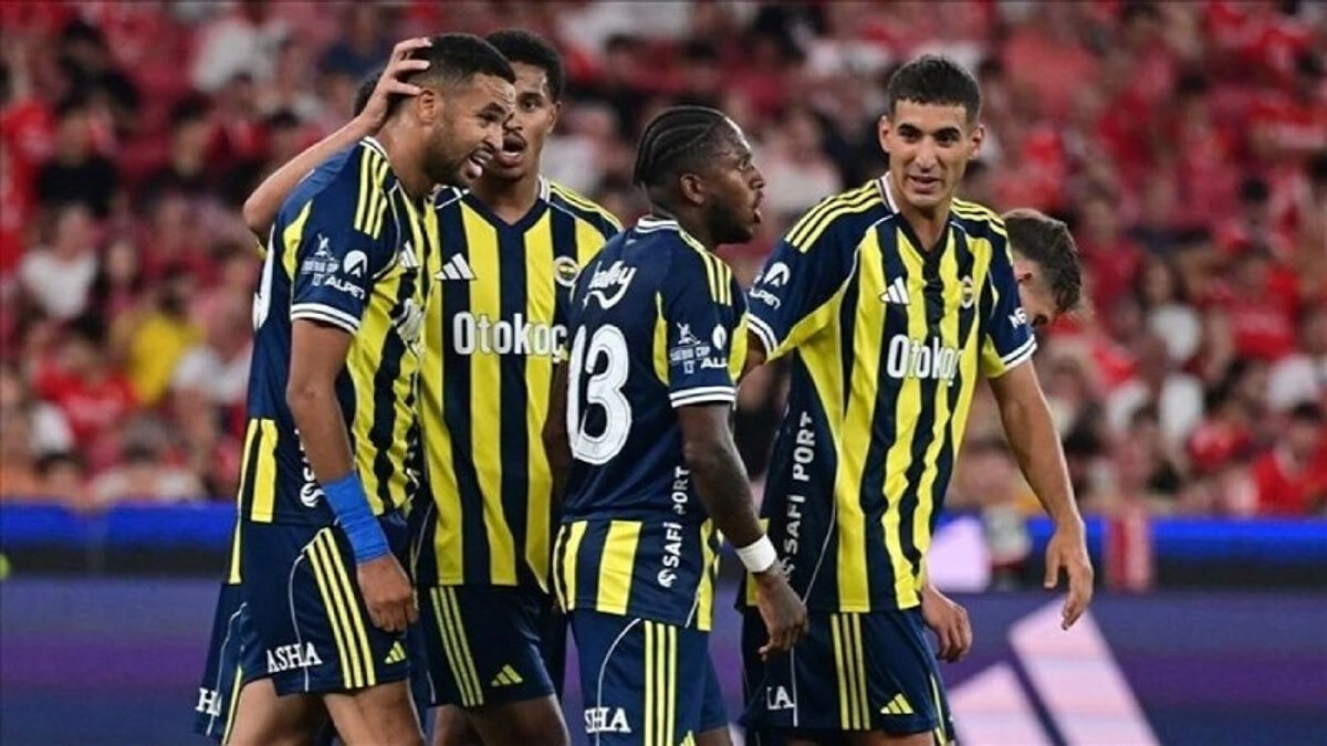Fenerbahçe-Feyenoord rövanş maçı hangi kanalda?<br><br>Fenerbahçe - Feyenoord ikinci maçı EXXEN'de yayınlanması halinde EXXEN kullanıcıları, bu maçı şifresiz olarak izleyebilecek.<br><br>EXXEN Şifreli mi?<br><br>EXXEN, üyelik gerektiren dijital bir platformdur. EXXEN'deki maçları izlemek için aylık veya yıllık olarak abone olmanız gerekir.