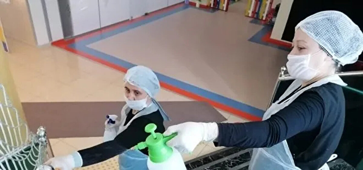 İŞKUR TYP Başvurusu Nasıl Yapılır?<br><br>TYP başvuruları, yalnızca İŞKUR e-şube üzerinden yapılabiliyor. Başvuru ekranında adaylar;<br><br>TYP numarası<br><br>Uygulama alanı (örneğin: MEB)<br><br>İl ve ilçe bilgisi<br><br>Başvuru tarih aralığı<br><br>TYP başlangıç ve bitiş tarihi<br><br>bilgilerini girerek güncel ilanlara ulaşabilir. Başvuruda bulunmak isteyenlerin İŞKUR bireysel üyeliği ile sisteme giriş yapmaları zorunludur. Üye olmayanlar, e-devlet üzerinden ya da İŞKUR portalı üzerinden üyelik işlemlerini gerçekleştirebilir.