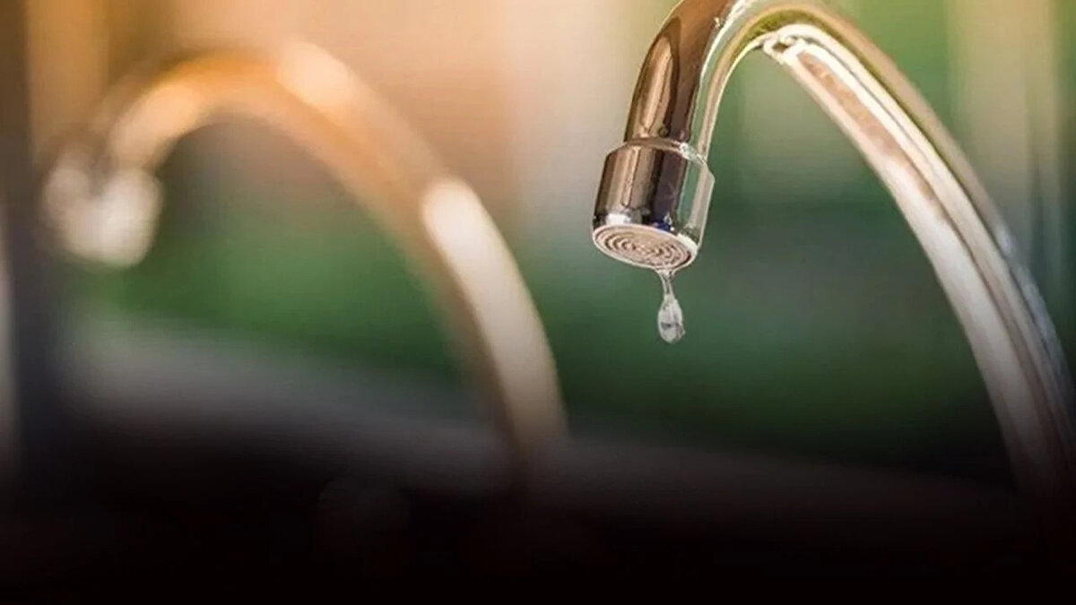 İzmir su kesintisi süreci, hem kuraklıkla mücadelede hem de su tüketimi alışkanlıklarının yeniden şekillenmesinde önemli bir dönemeç olarak değerlendiriliyor. Vatandaşların bu sürece bilinçli şekilde yaklaşması, İzmir’in geleceği için büyük önem taşıyor.