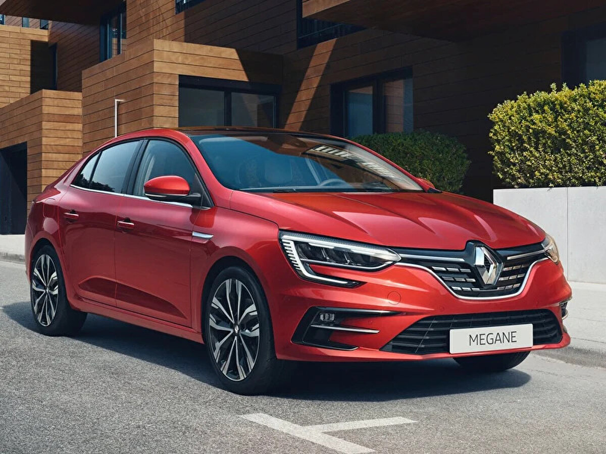 Renault Megane Touch Temmuz Ayının Zirvesinde<br><br>Temmuz 2025’te en fazla satan otomobil, 5.276 adetle Renault Megane Touch oldu. 1 milyon 839 bin TL fiyat etiketiyle satışa sunulan Megane, hem uygun fiyatı hem de sunduğu donanım özellikleriyle tüketicilerin gözdesi haline geldi.