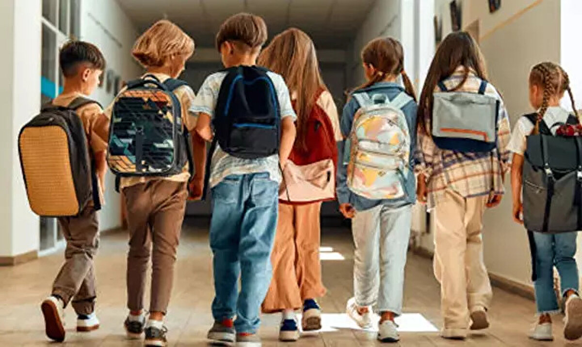 Okulların Açılmasına Kaç Gün Kaldı?<br><br>Bugün 29 Ağustos 2025 itibarıyla okulların açılmasına 9 gün kaldı. Öğrenciler, eğitim yılına hazırlıklarını tamamlarken, veliler de okul alışverişlerini hızlandırıyor.