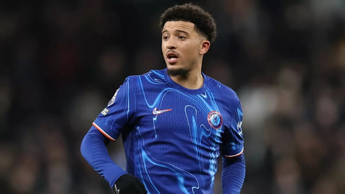 Öte yandan Beşiktaş taraftarı da harekete geçti. Siyah-beyazlılar, İngiliz futbolcuyu yorum yağmuruna tuttu.<br>