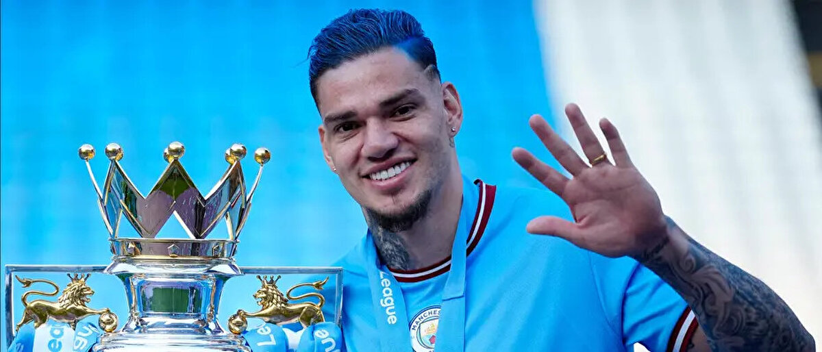 Öte yandan Galatasaray'ın Gaziantep FK'yi 3-0 yendiği maçın ardından Ederson'un sosyal medyadan yaptığı hamle taraftarı heyecanlandırdı.<br>