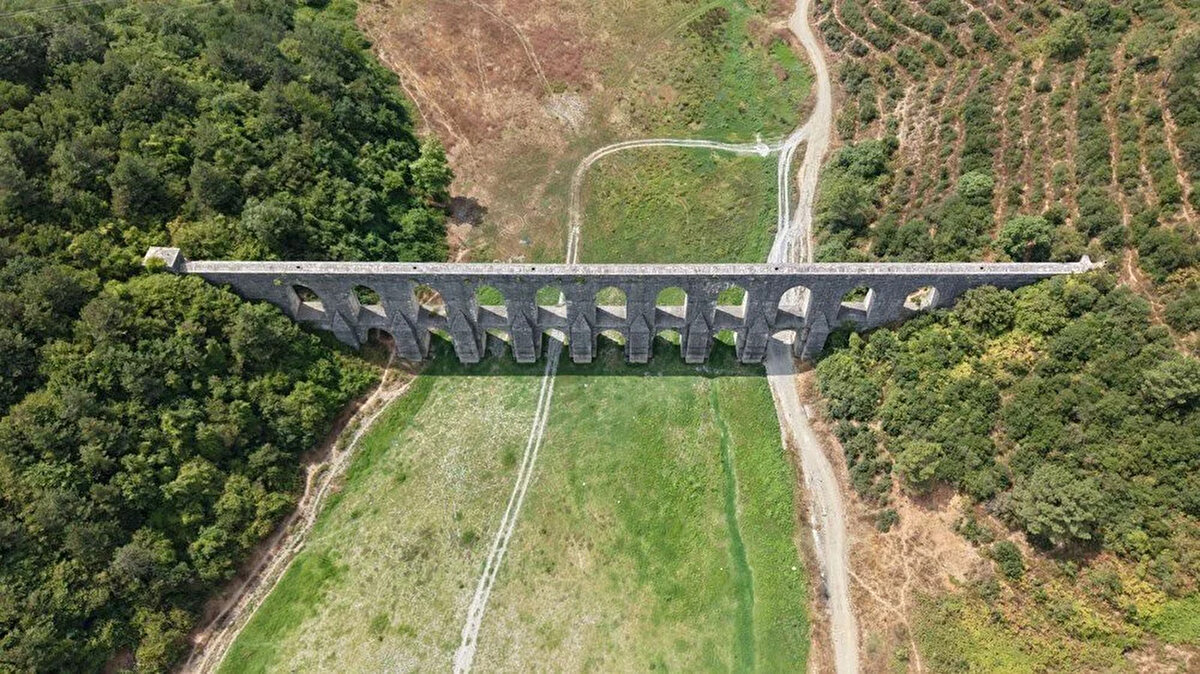 <br>İSTANBUL BARAJLARINDA SON DURUM<br><br>İstanbul'un barajlarında doluluk oranları şöyle:<br><br>ÖMERLİ %49.07<br>DARLIK %61,07<br>ELMALI %67,42<br>TERKOS %54.56<br>ALİBEYKÖY %33.32<br>BÜYÜKÇEKMECE %48.98<br>SAZLIDERE %42.72<br>ISTARNACALAR %27.44<br>KAZANDERE %37.32<br>PAPUÇDERE %43.05<br>