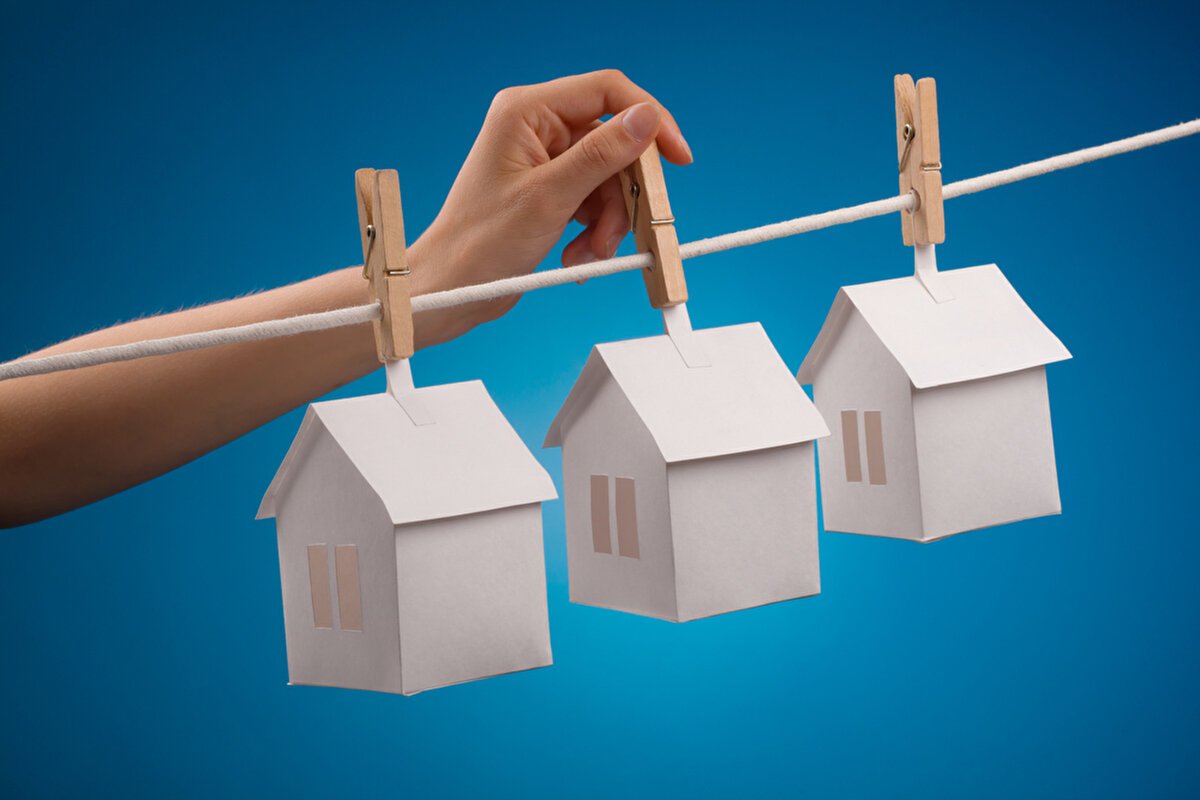 TAPUSUNU KORUMAK İSTEYEN NE YAPMALI?<br><br>Tapusunu korumak isteyen vatandaş, vekaletli bile olsa işlemlerin durmasını engelleyebilir. Web tapudan giriş yapılarak 'İşlem yapılamaz' beyanı işlendiği zaman tapusunu kontrol altına alabilir.