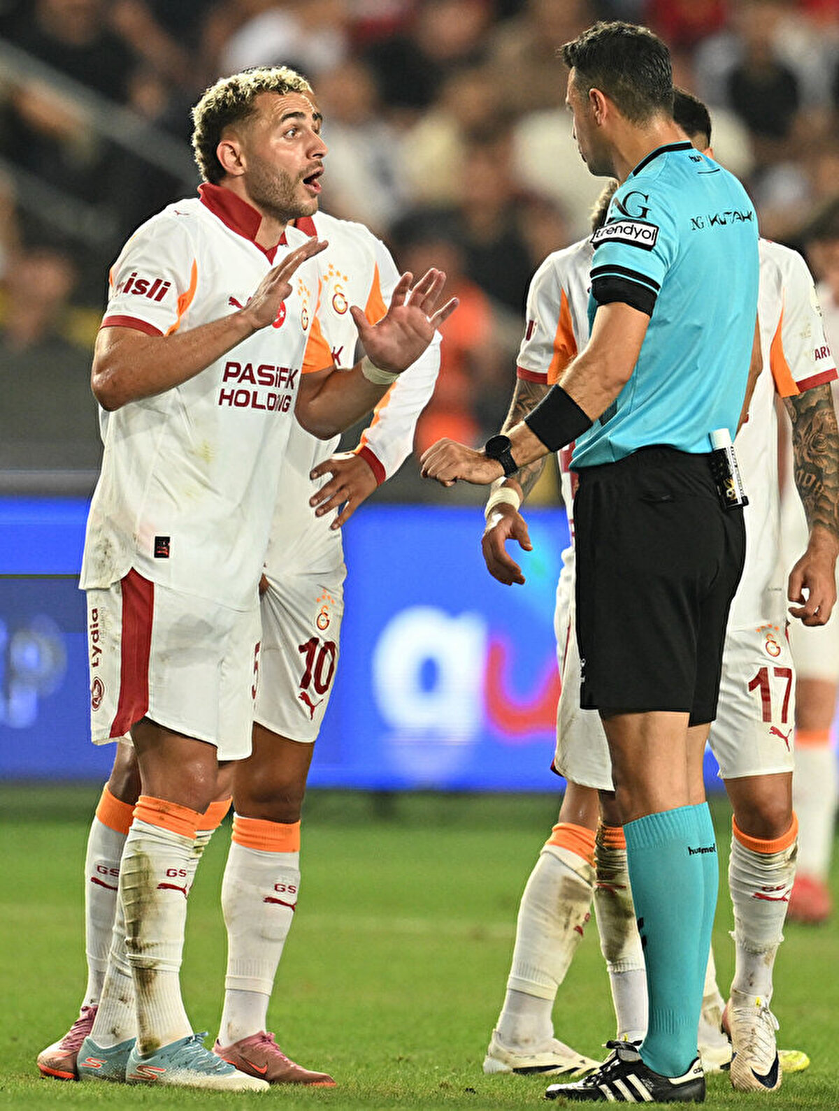 Trendyol Süper Lig'de yeni sezon Gaziantep FK - Galatasaray maçıyla başladı. Sarı kırmızılılar, mücadeleyi 3-0 kazandı.<br>