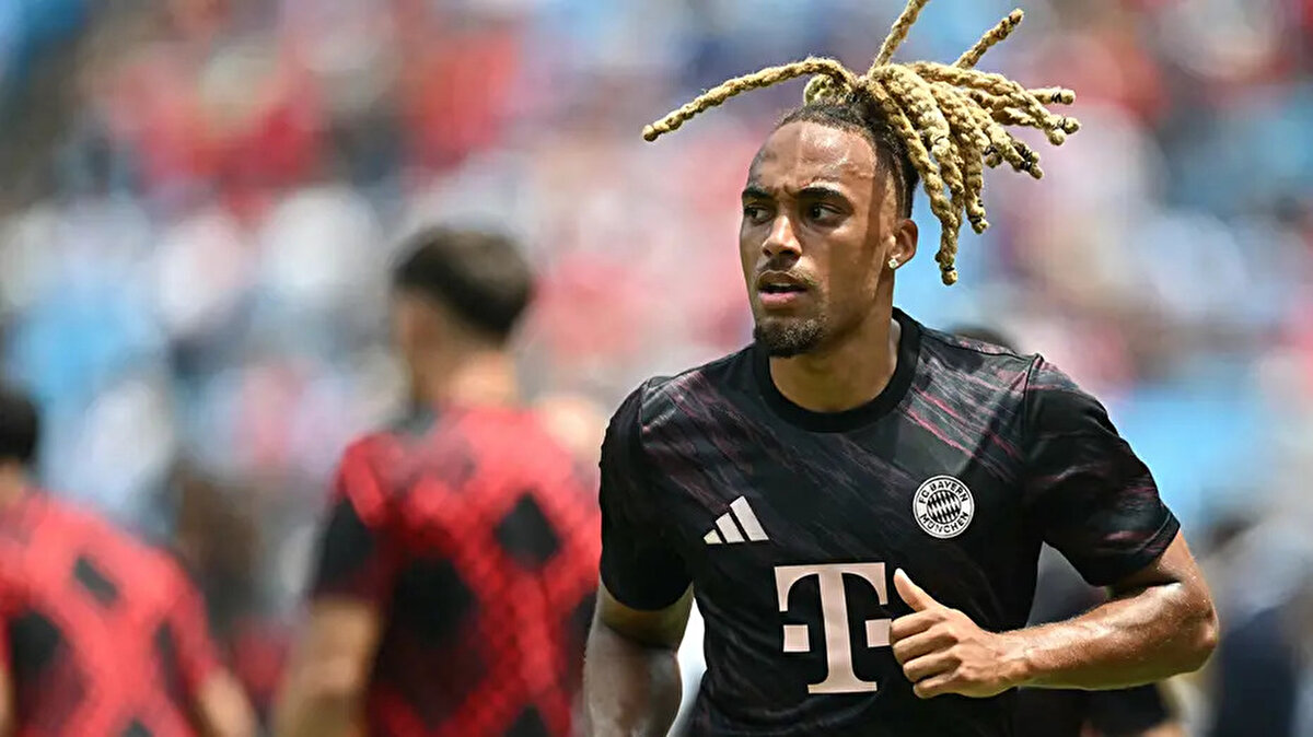 Sarı kırmızılıların, Fransız sağ beke yıllık 3.5 milyom euroluk bir ücret önerdiği ileri sürüldü.<br>