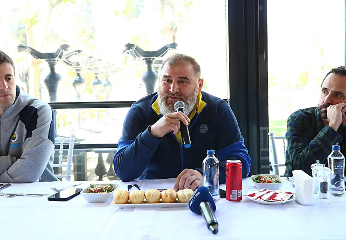 Yaşananların tekrarlanması halinde sorumluları ifşa edeceklerini belirten Komsuoğlu, "Eğer geçmişteki arsızlıkların tekrarı yaşanırsa, isim vererek, hiçbir çekince olmadan sorumluları kamuoyu önünde ifşa edeceğiz. Ayrıca belirtmek isterim ki bu girişimlerimizden sadece bir kısmı olacak" sözlerini sarf etti.<br>