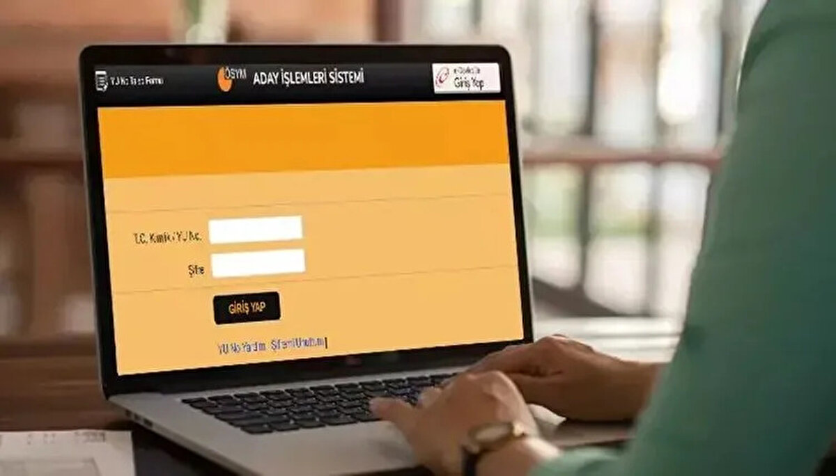 AGS sonuçları ne zaman açıklanacak?<br><br>Milli Eğitim Bakanlığı (MEB) tarafından gerçekleştirilen AGS’nin sonuçları, ÖSYM takvimine göre 13 Ağustos 2025 tarihinde ilan edilecek. Adaylar, sonuçlarına sonuc.osym.gov.tr adresinden T.C. kimlik numarası ve aday şifreleri ile ulaşabilecek. Ayrıca ÖSYM’nin mobil uygulamaları üzerinden de puan ve başarı sıralamaları sorgulanabilecek.