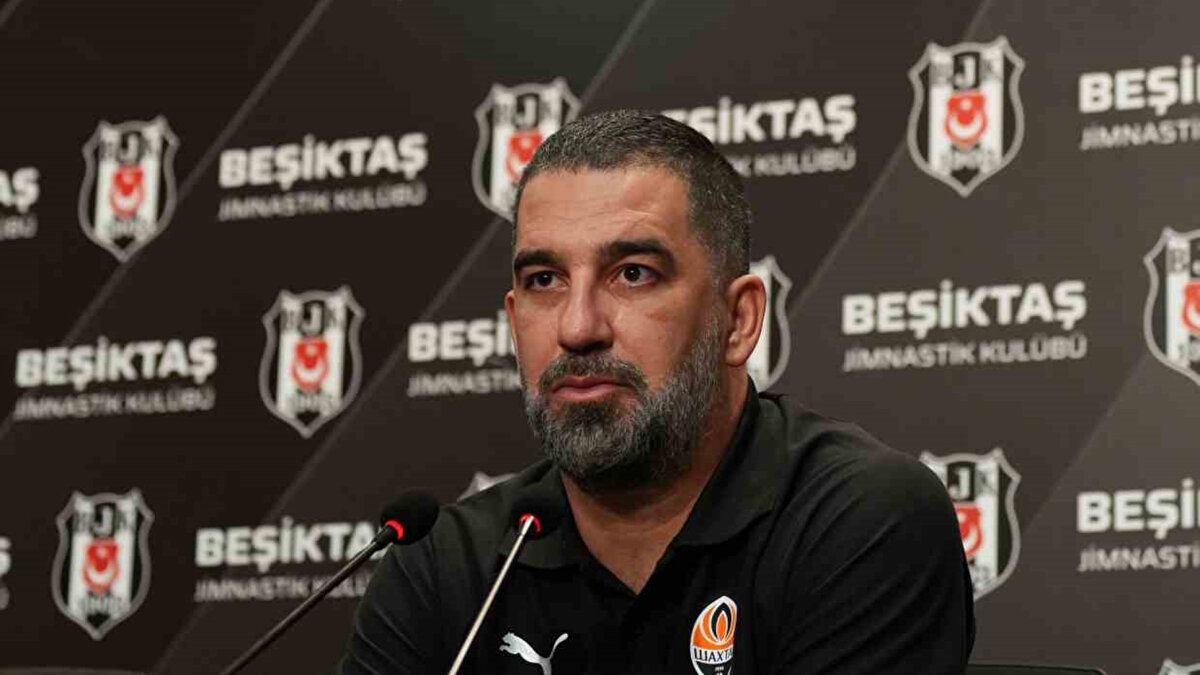 Müsabaka 3-3 sona ererken, Arda Turan'ın 28. dakikada hakemle yaşadığı bir tartışma Ukrayna'da gündeme oturdu.<br><br>