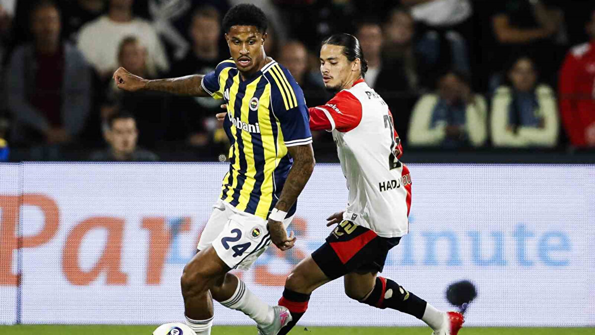 Şampiyonlar Ligi 3. eleme turunda 2-1 yenildiği ilk maç sonrası taraftarı önünde Feyenoord'u eleyerek play-off turuna kalmak isteyen Fenerbahçe'de sıcak gelişmeler yaşanıyor.<br><br>