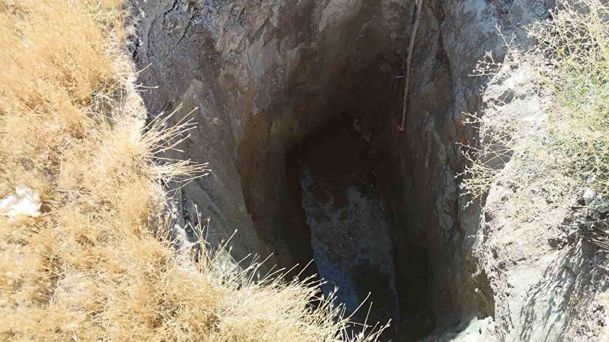 Balıkesir’in Sındırgı ilçesinde yerin 11 kilometre altında meydana gelen 6.1 büyüklüğünde deprem İzmir, Kütahya, Yalova, İstanbul, Manisa, Uşak, Aydın, Eskişehir, Sakarya, Yalova ve Tekirdağ’da da hissedildi. Eskişehir’de dün akşam hissedilen depremde vatandaşlar kısa süreli panik yaşadı.