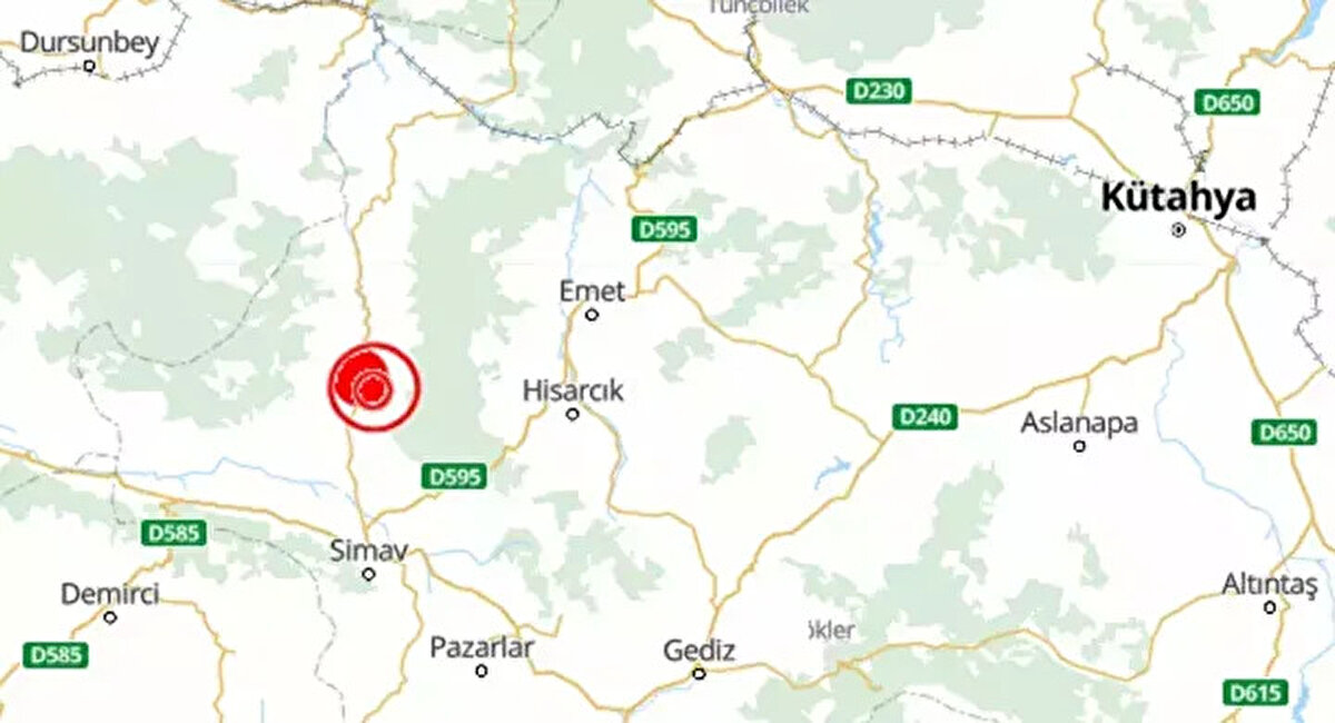 SİMAV FAYININ DEPREM POTANSİYELİ<br><br>Deprem uzmanları, Simav Fayı’nın 6.0 ile 7.0 büyüklüğünde depremler üretebilecek potansiyele sahip olduğunu belirtiyor. Fay, hem normal fay hem de bazı kesimlerde doğrultu atımlı fay karakteri gösterebiliyor. Bu durum, bölgedeki sismik riskin yüksek olmasına neden oluyor.