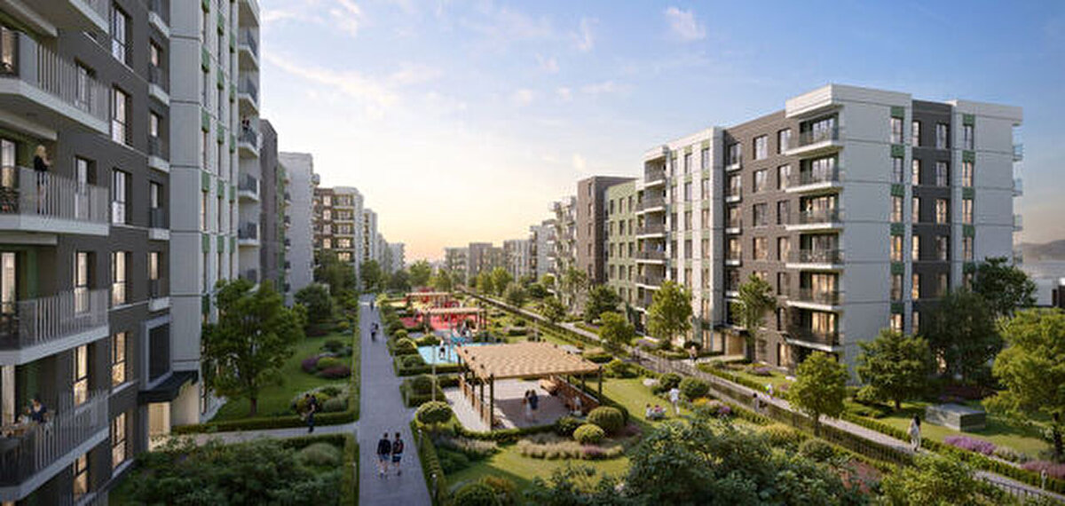 Damla Kent Projesi, İstanbul Başakşehir’de Türkiye’nin yeni gözde gayrimenkul yatırım fırsatlarından biri olarak dikkat çekiyor. Emlak Konut güvencesiyle geliştirilen projede, toplam 5.325 konut ve 244 ticari ünite yer alıyor. Projenin Gayrimenkul Sertifikası halka arz süreci 8 Ağustos 2025’te sona erdi. Halka arzda 726 binden fazla yatırımcı yer alırken, 2 milyar 820 milyon lotun üzerinde sertifika dağıtıldı. Sermaye Piyasası Kurulu (SPK) denetiminde gerçekleşen bu halka arz, yatırımcılara düşük bütçelerle gayrimenkul yatırımına erişim fırsatı sunuyor.