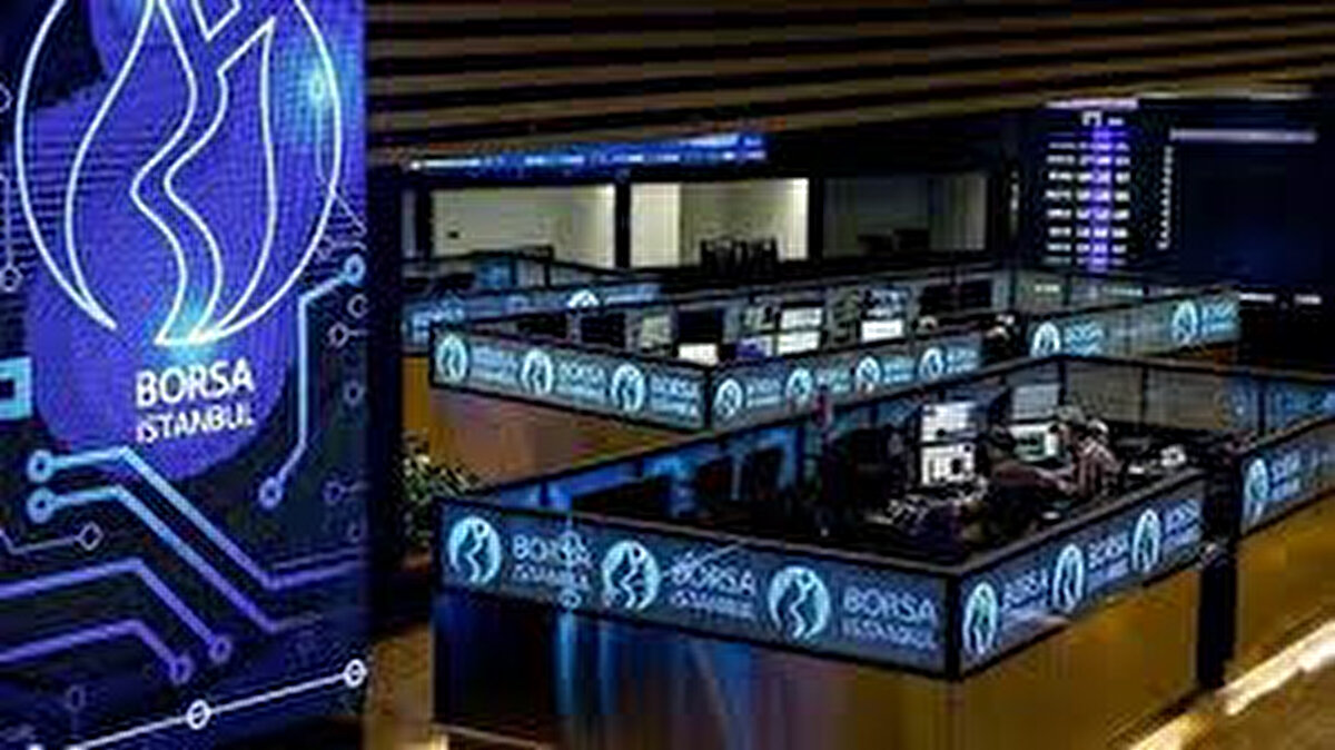 BIST 100 Endeksi Haftaya Yüzde 0,63 Artışla Başladı<br><br>Haftanın ilk işlem gününde BIST 100 endeksi, önceki kapanışa göre 68,69 puan ve yüzde 0,63 artışla 11.074 puan seviyesinde işlem gördü. Cuma günü yüzde 0,15 değer kazanan endeks, hafta başında da yükseliş eğilimini sürdürdü.<br><br>Bankacılık endeksi yüzde 0,83, holding endeksi ise yüzde 0,79 artışla yatırımcısına kazandırdı. Sektörler arasında en çok kazandıran yüzde 0,96 ile iletişim olurken, madencilik sektörü yüzde 0,56 ile haftaya negatif başladı.