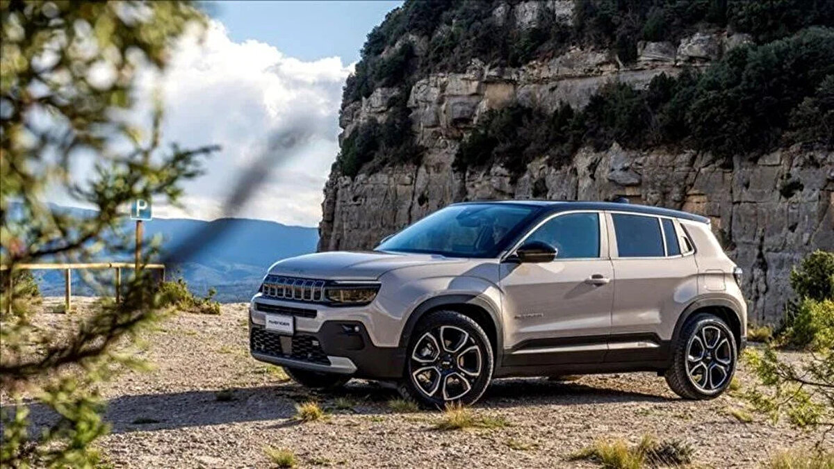 JEEP  AVENGER <br>e-Hybrid Limited 1.2 110hp<br><br>2 milyon 72 bin 412 lira