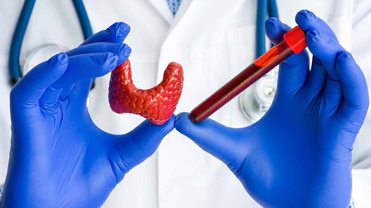 -  Çeşitli şekillerde gizlice mâruz bırakılan sentetik hormonlar sebebiyle kadınların erkeksileşmesi ve erkeklerin de kadınsılaşması, <br>- Sentetik eşyaların etkisi gibi pek çok âmil, artık arzu edilse bile genlerin çocuk sahibi olmasını engelliyor