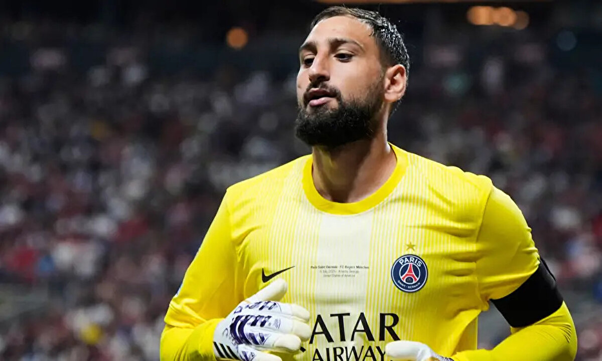 PSG Teknik Direktörü Luis Enrique, yıldız oyuncunun takıma katkı veremeyeceğini düşünerek Tottenham ile oynanacak Süper Kupa maçı kadrosuna almadığını açıkladı.<br>