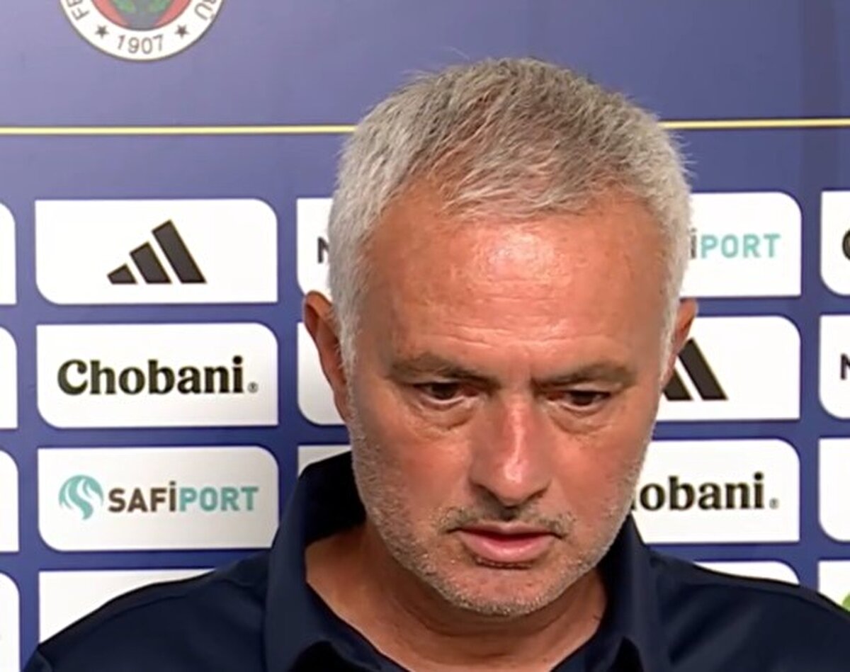 "Asla kamuoyu önünde transferle ilgili yorumlar yapmıyorum. Sezon bittikten sonra başkana ve Mario Branco'ya rapor sundum. Sonra bu raporu Devin Özek'e de verdim. Sakin bir şekilde bekliyorum. Semedo'nun daha erken gelmesini isterdim. Bazen yanlış yapmaktansa, hiçbir şey yapmamak daha iyidir. Semedo, Duran ve Skriniar'ın katkısını herkes gördü