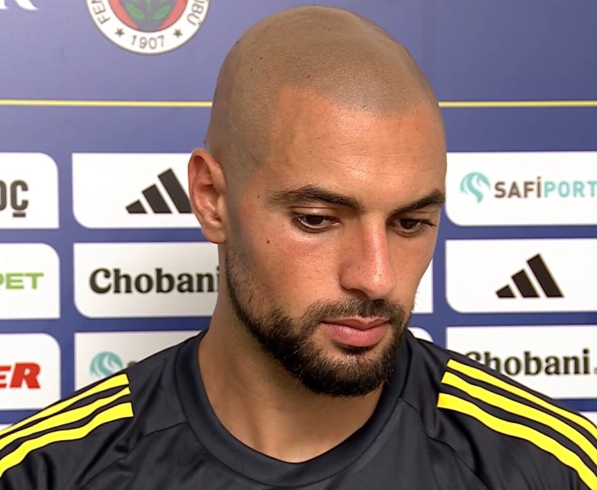 Sofyan Amrabat: "Çok mutluyum, Elhamdülillah. Bu maçın önemini biliyorduk ve istediğimizi aldık. Galibiyeti ve turu hak ettik. Taraftarın desteğini hissettik. Feyenoord için zor olacağını biliyordum. Burada harika atmosfer var, buraya gelen herkes için çok zor olacak. Maçtan önce 'Savaşacağız, hayatlarımızı ortaya koyacağız' dedim ve çok şükür bunu başardık. <br><br>Sarı kart gördükten sonra oyun benim adıma kolay olmadı. Çok şükür ki maçın sonuna kadar oynadım ev takımı yalnız bırakmadım. Güzel bir zafer elde ettikİlk yarı sol ayağımda ağrı hissettim. Devre arasında Jose Mourinho durumumu sordu. 'Tek ayak bilse kalsam devam edeceğim' dedim. Ağrılarım vardı ama oynamak istedim. Devrede ağrı kesici aldım ve devam ettim. Çarşamba günü durumuma daha net bir şekilde bakacağız. Umarım ciddi bir şey değildir"